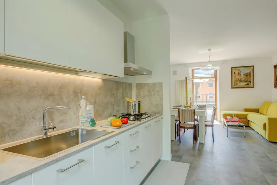Family Apartment, 2 Bedrooms, 2 Bathrooms (Boutique Terrace Apartment In The) | Private kitchen