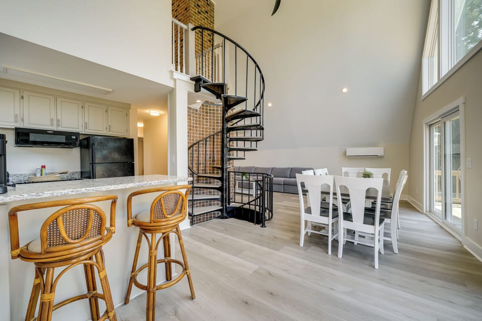 House (5 Bedrooms) | Interior