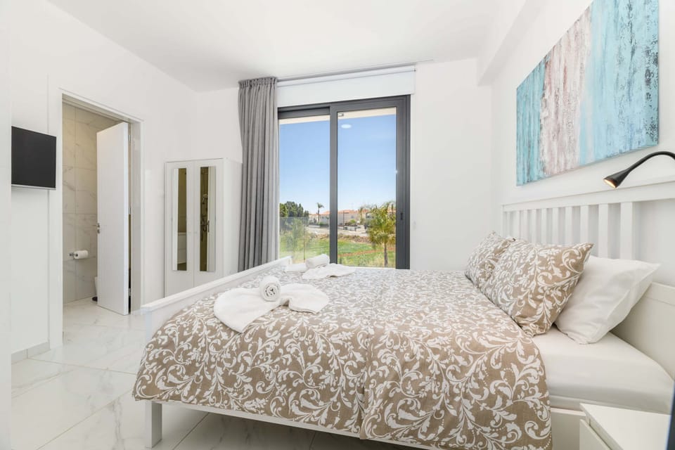 By The Beach - Royal Sapphire Villa Villa in Paralimni