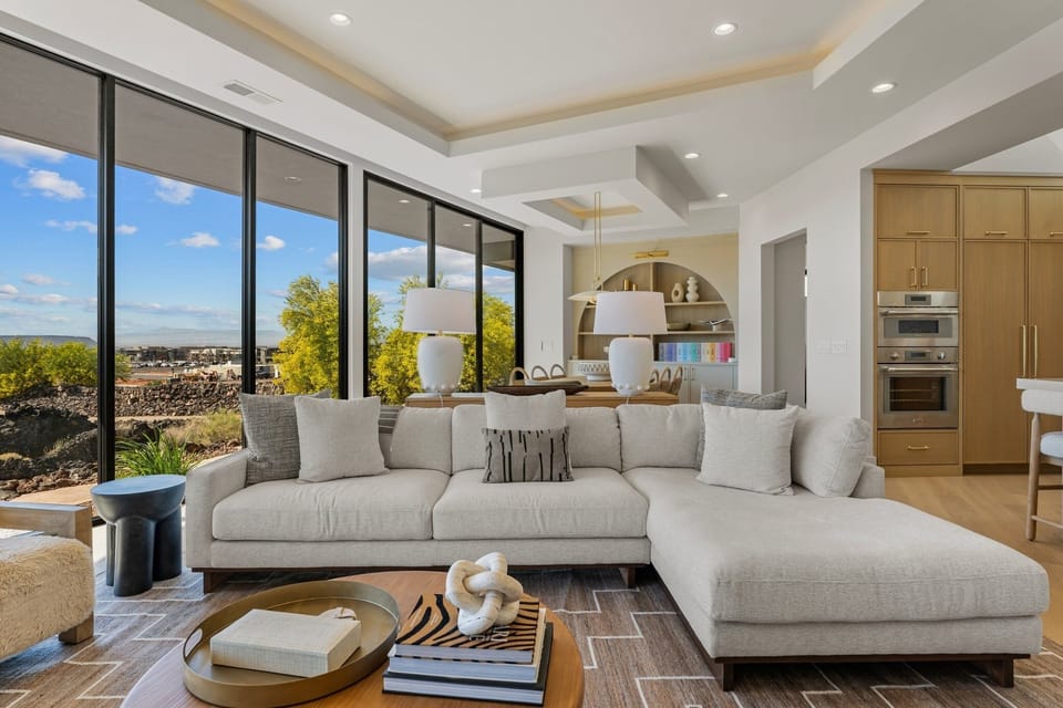 House, 4 Bedrooms | Living area | Smart TV