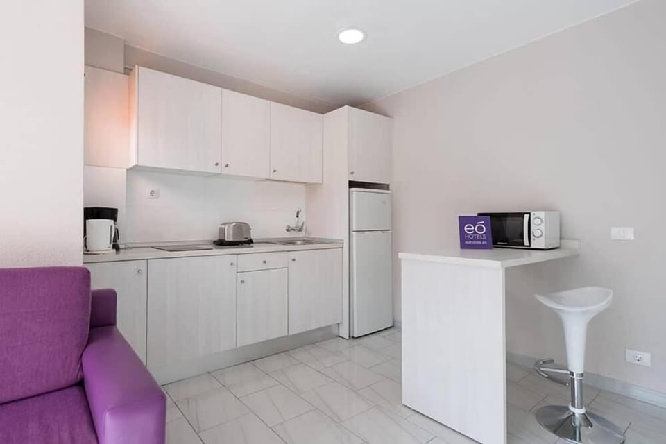 Apartment, Balcony, Resort View | Private kitchen | Fridge, microwave, stovetop, electric kettle