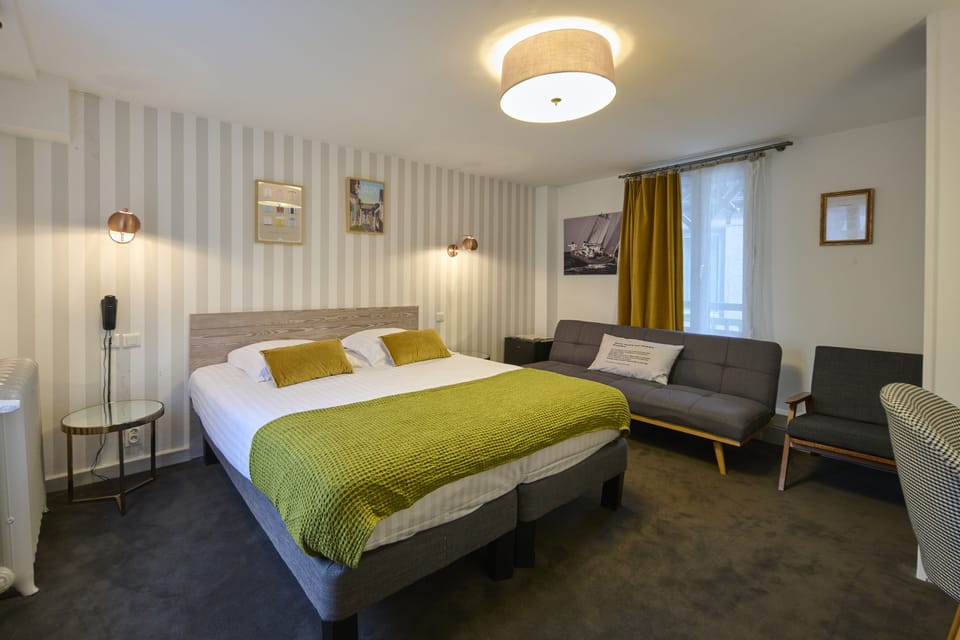 Comfort Room on the Historic Quarter or Bay Side | In-room safe, desk, soundproofing, free WiFi