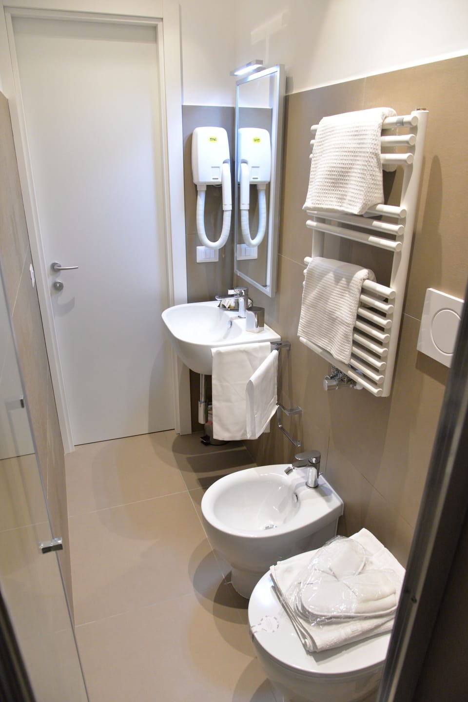 Double or Twin Room (Blue Rose) | Bathroom | Shower, rainfall showerhead, free toiletries, slippers