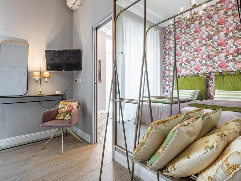 Junior Twin Room, City View | Premium bedding, iron/ironing board, free WiFi, bed sheets