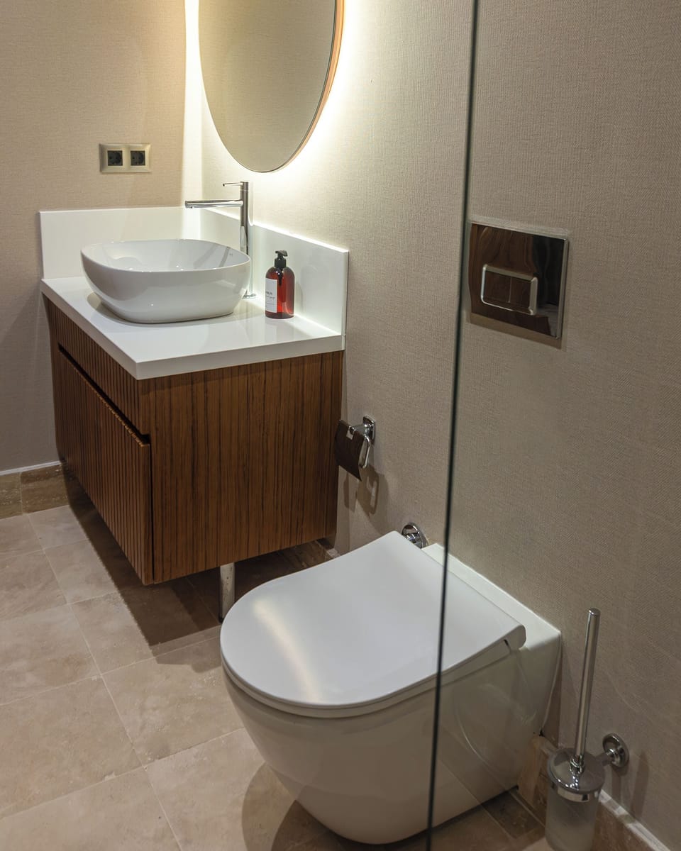 Standard Room | Bathroom | Shower, hair dryer, towels, soap