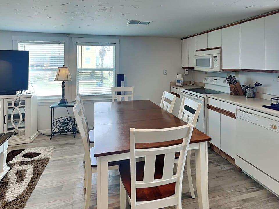 House (2 Bedrooms) | Property amenity