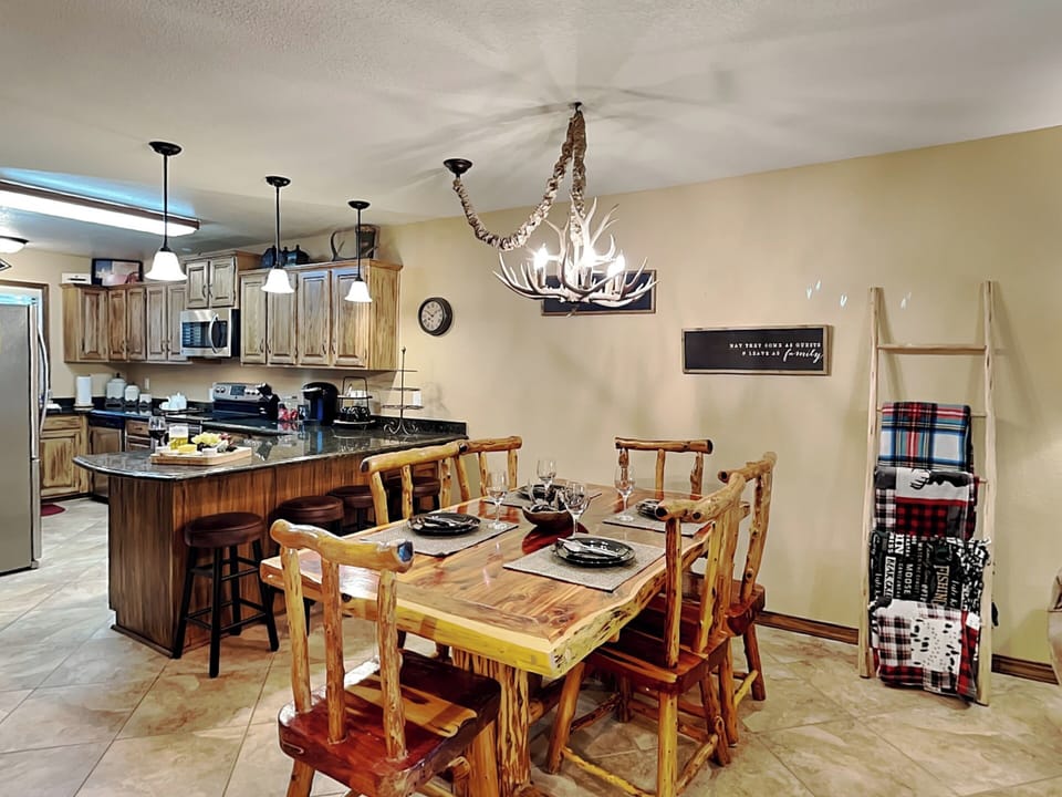 Condo (2 Bedrooms) | Property amenity