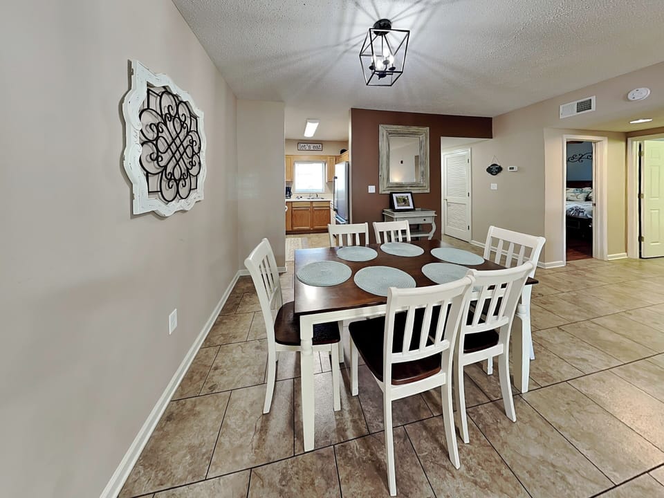 Condo (2 Bedrooms) | Property amenity