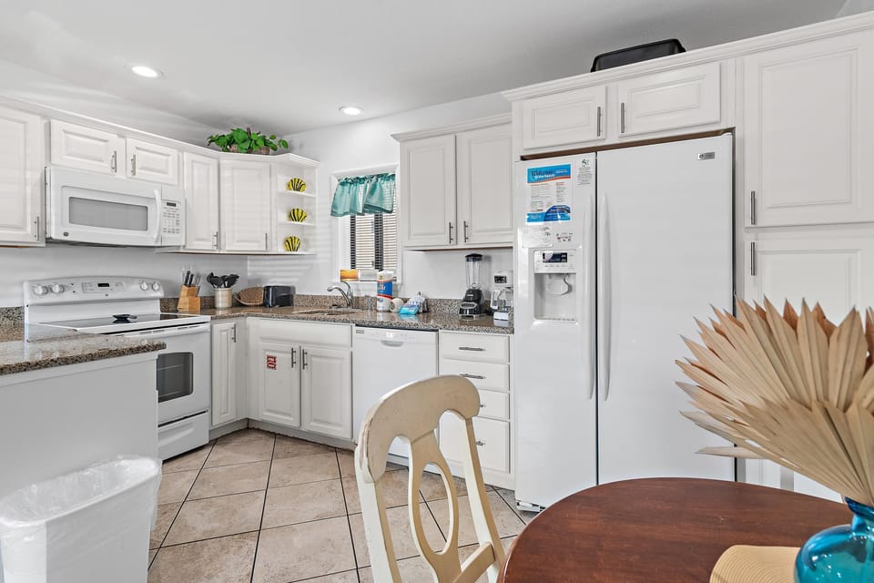 House, 1 King Bed with Sofa bed (Capri by the Gulf 106) | Private kitchen | Oven, toaster