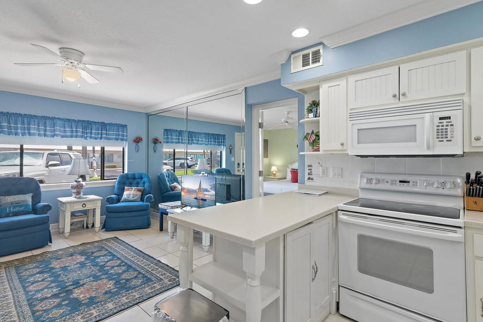 House, 1 King Bed with Sofa bed (Capri by the Gulf 112) | Private kitchen | Oven, toaster