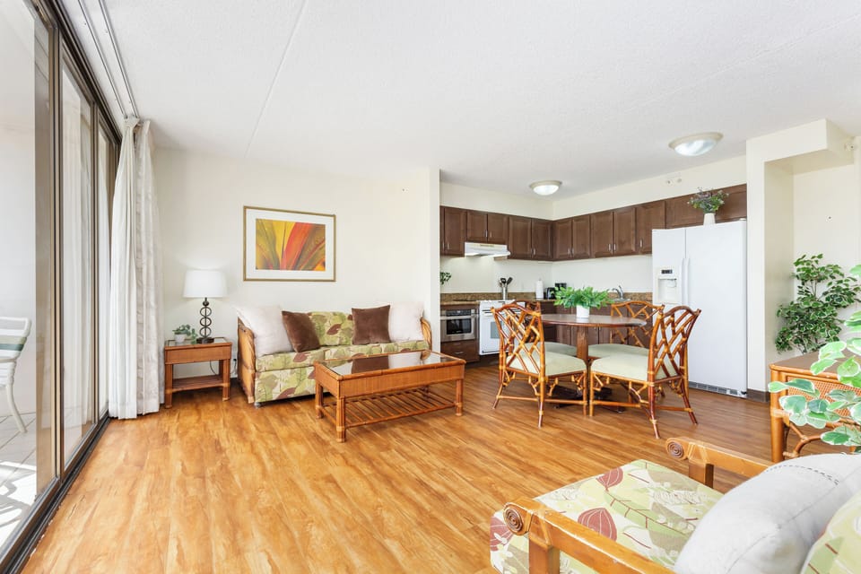 Condo, 1 Bedroom, Mountain View | Living area