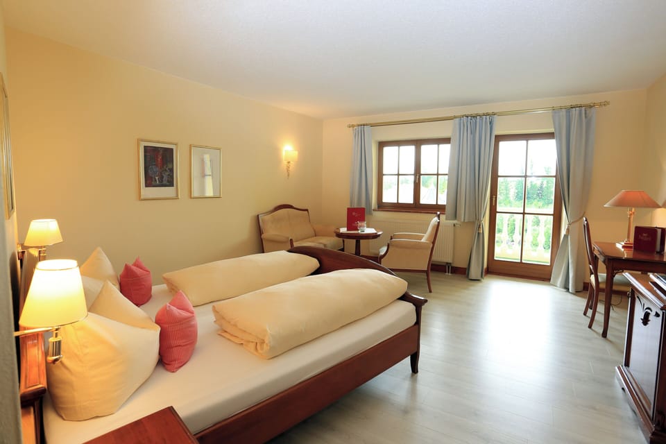 Double Room, Balcony | In-room safe, laptop workspace, free WiFi