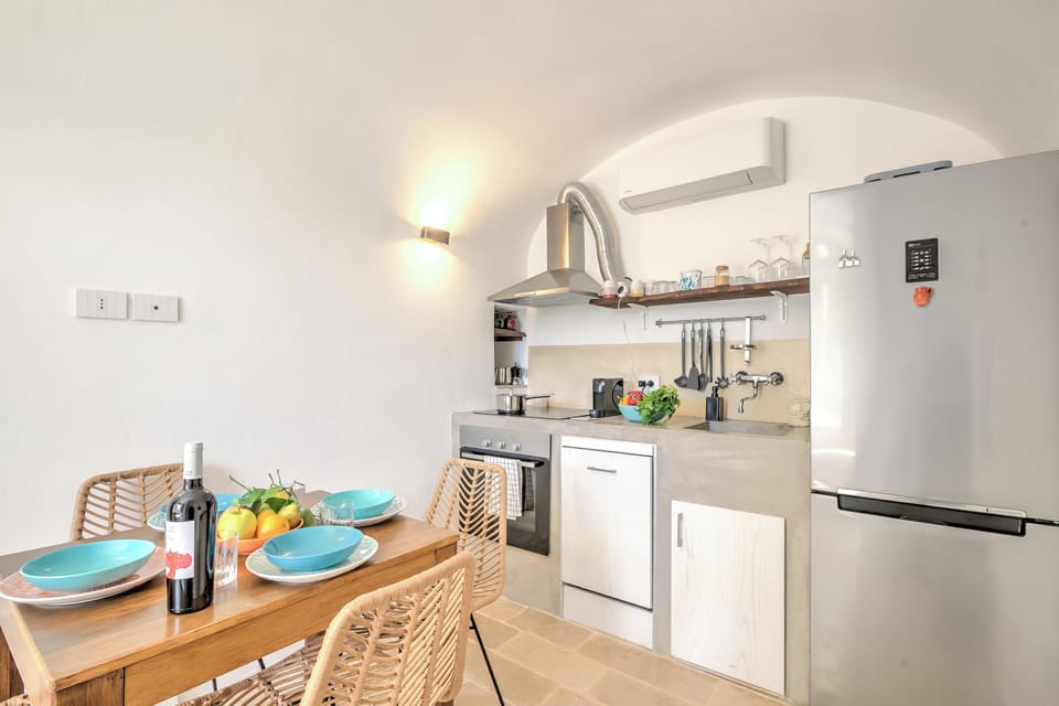 Family Villa, 1 Bedroom, Air conditioning, Mountainside (Dimora Tra Gli Ulivi With Private) | Private kitchen