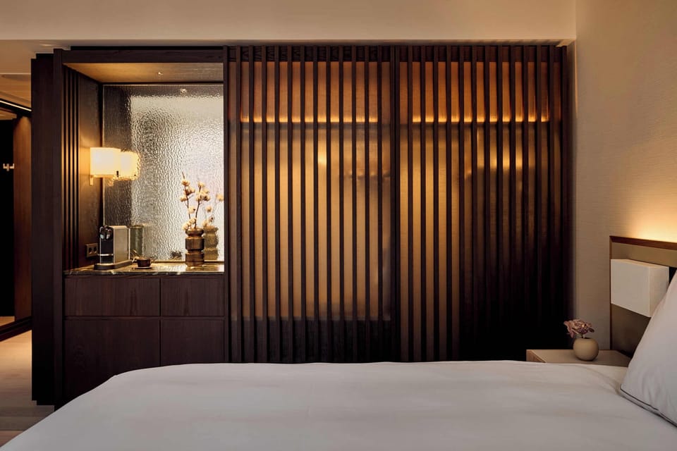 Premium bedding, down comforters, minibar, in-room safe