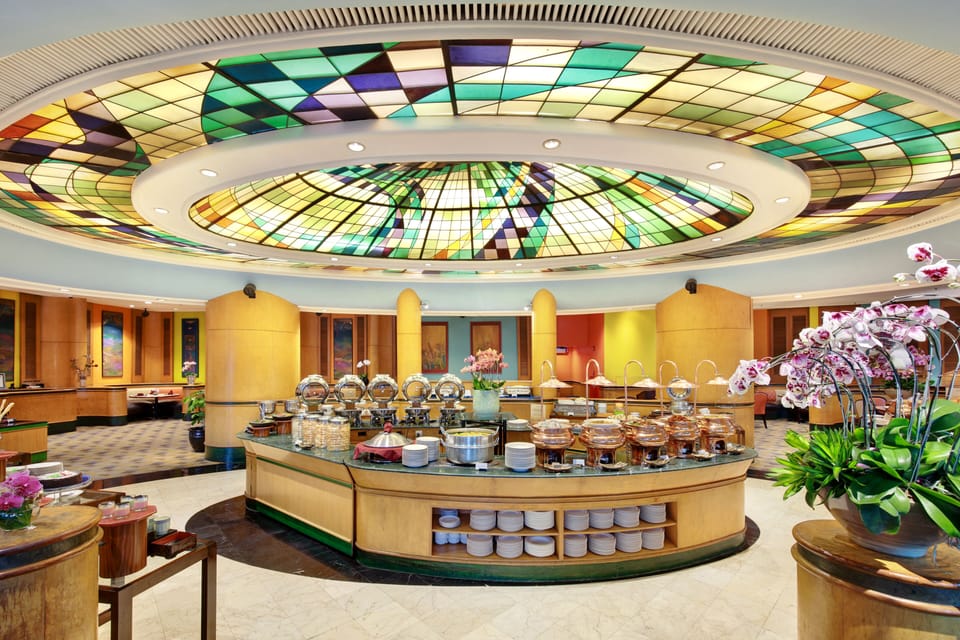 2 restaurants; breakfast, lunch, and dinner served