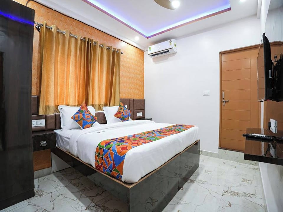 Deluxe Room | Desk, free WiFi, bed sheets