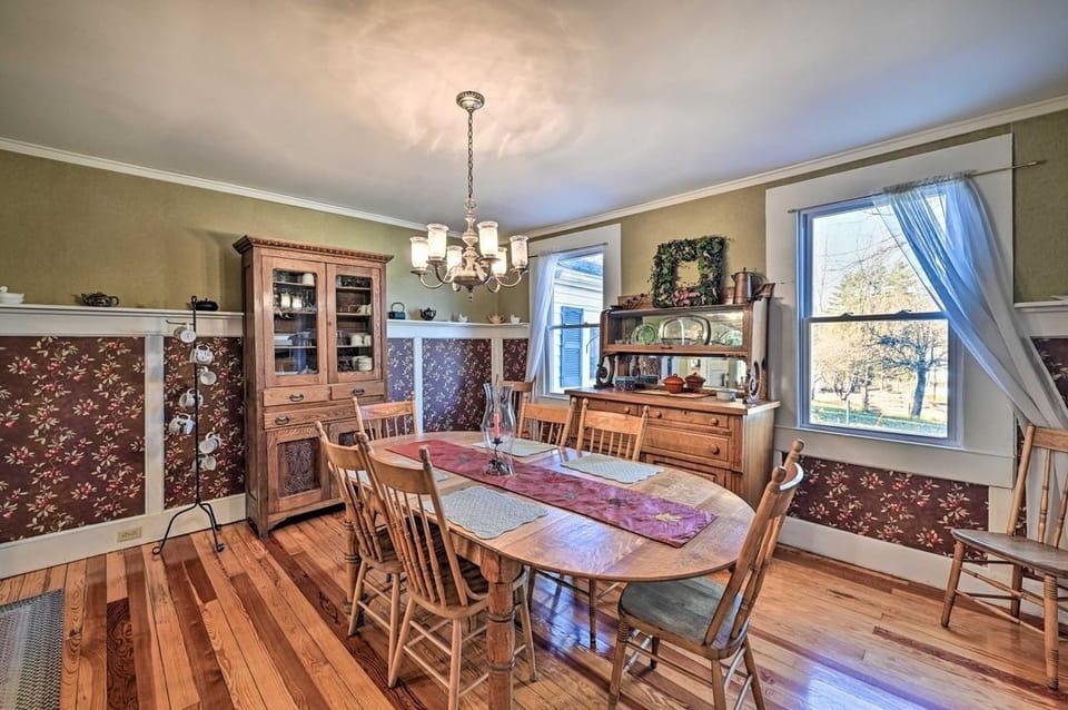 House, 5 Bedrooms | Dining