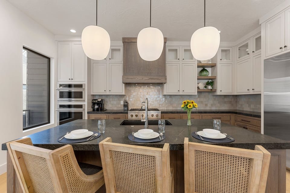 House, Multiple Bedrooms | Private kitchen | Fridge, oven, coffee/tea maker, toaster
