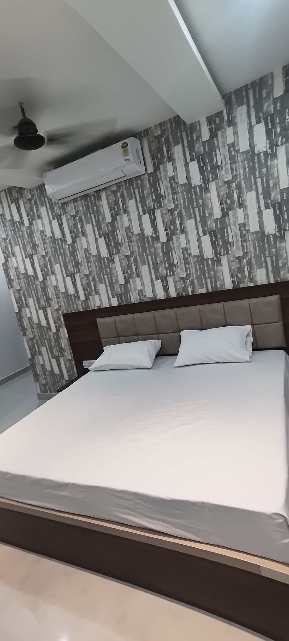 Standard Double Room | Desk, free WiFi