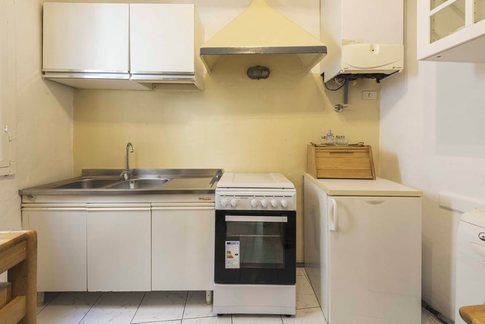 Basic Apartment | Private kitchen