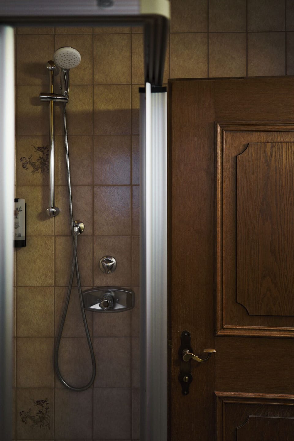 Economy Double Room, Balcony, Courtyard View | Bathroom