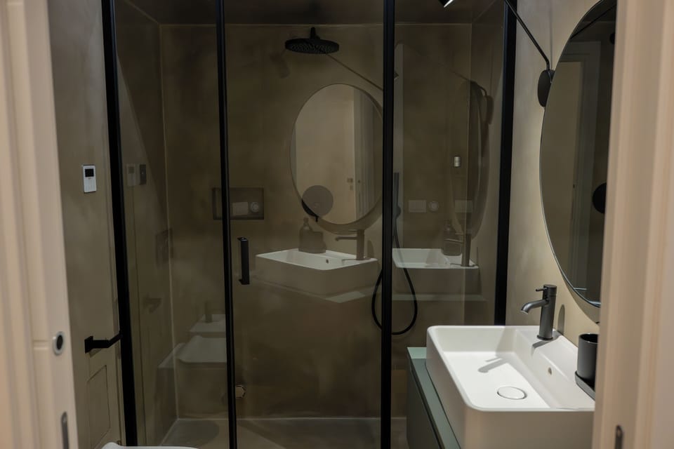 Cosy 2 | Bathroom | Free toiletries, hair dryer, bidet, towels