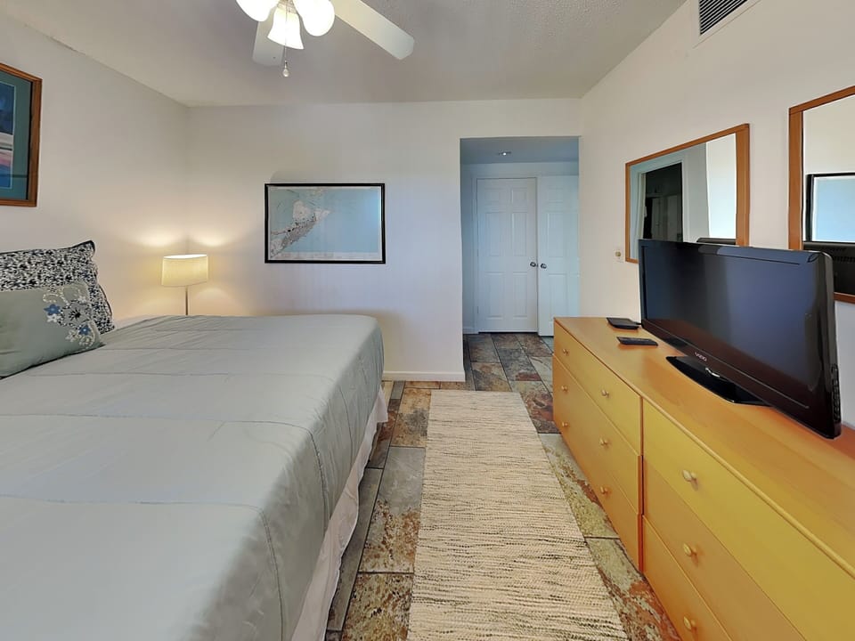 Condo (2 Bedrooms) | Property amenity