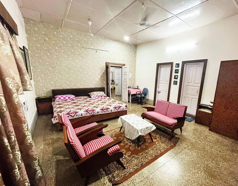 Deluxe Bungalow, Garden View | Desk, laptop workspace, free WiFi