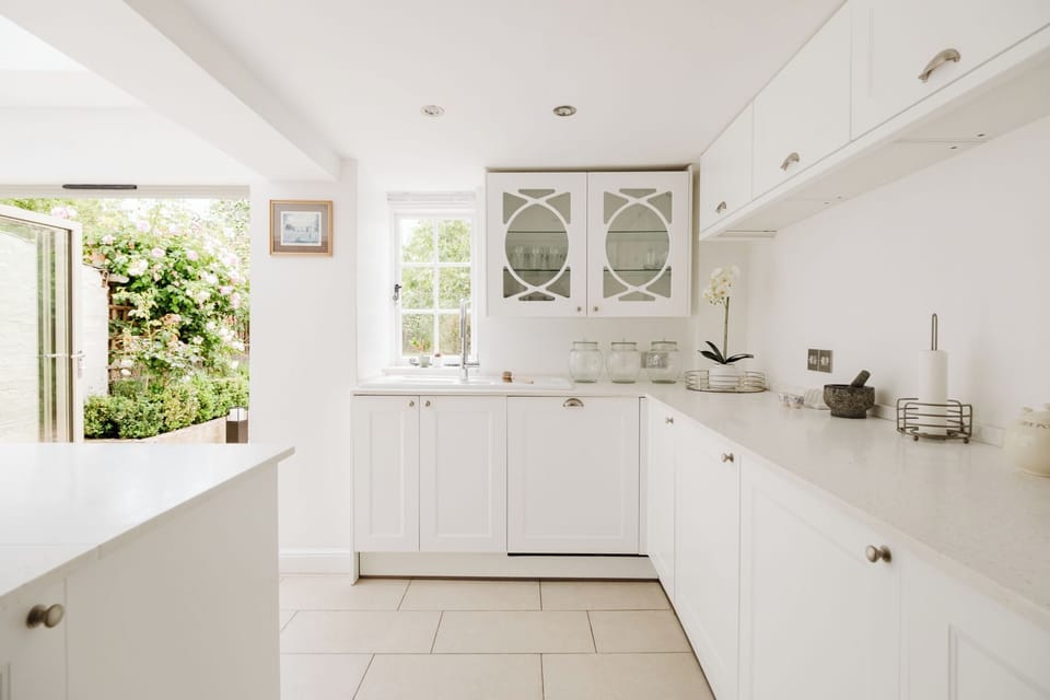 Gorgeous House - Garden & Open Living House in Cheltenham