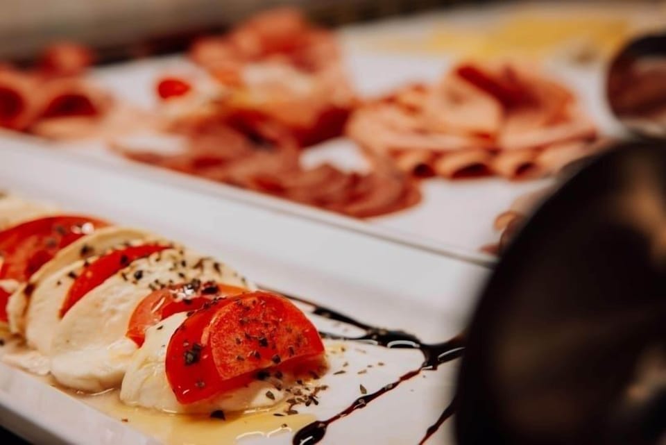Daily buffet breakfast for a fee