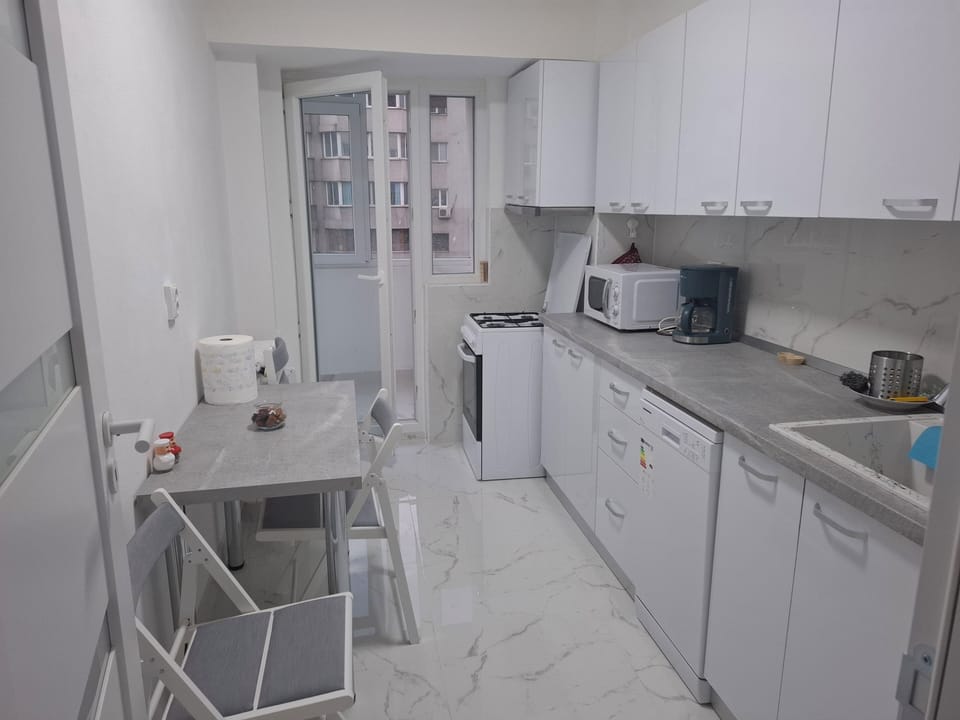 Apartment, 2 Bedrooms, Smoking, Balcony | Interior