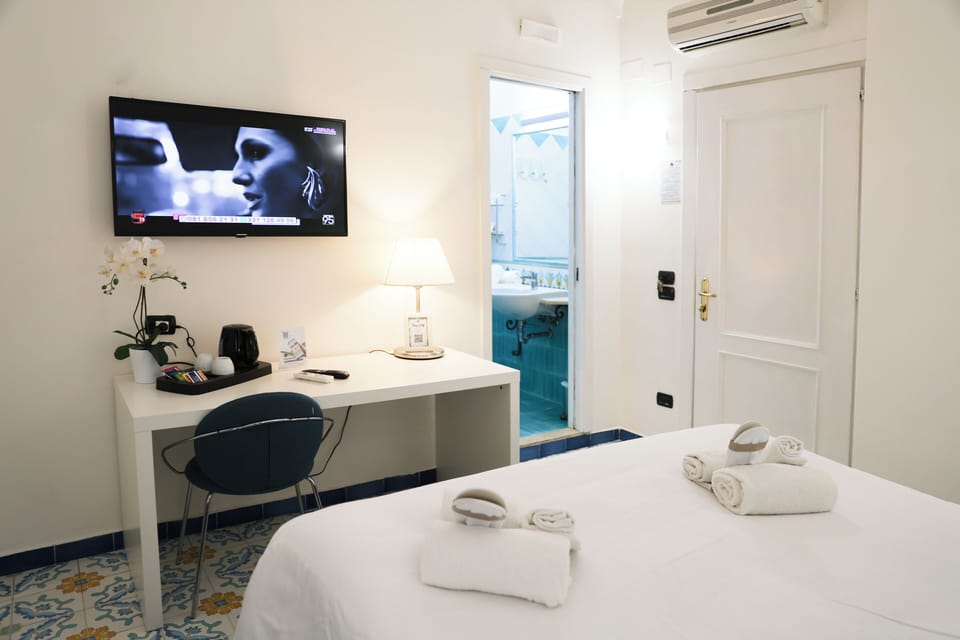 Superior Double Room | In-room safe, desk, iron/ironing board, free WiFi
