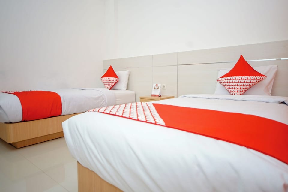 Deluxe Twin Room | Desk, WiFi (free), bed sheets