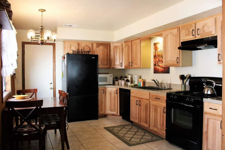 Signature Cabin, 3 Bedrooms, Fireplace | Private kitchen | Fridge, microwave, oven, stovetop