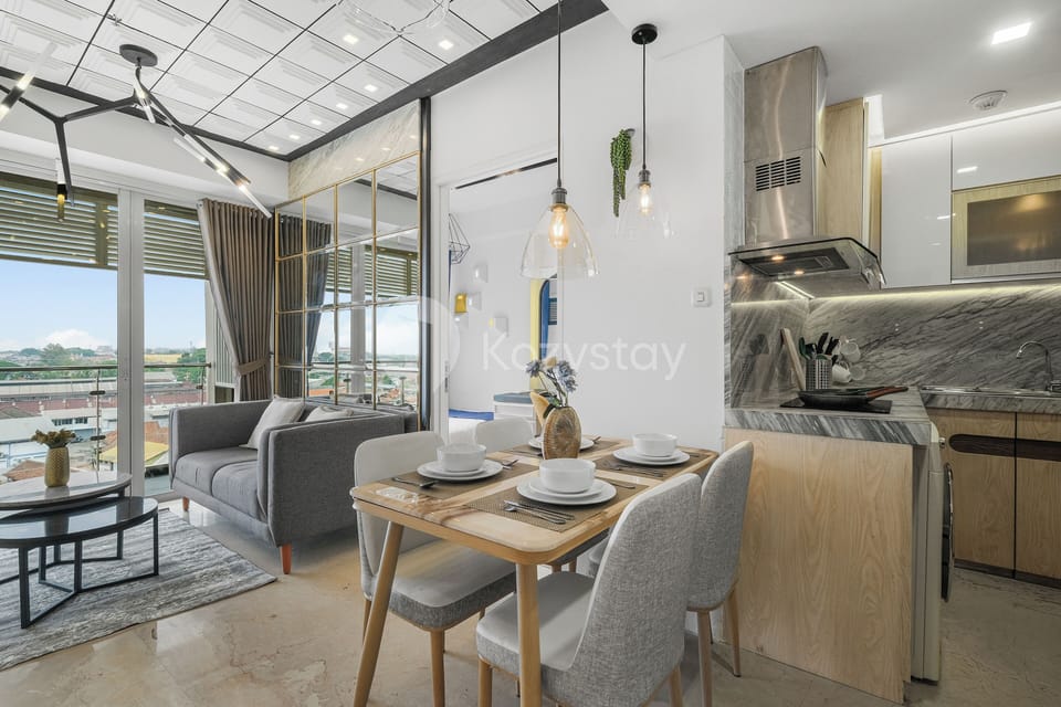 Apartment, 2 Bedrooms, City View | Living area | 50-inch Smart TV with cable channels, Netflix, streaming services