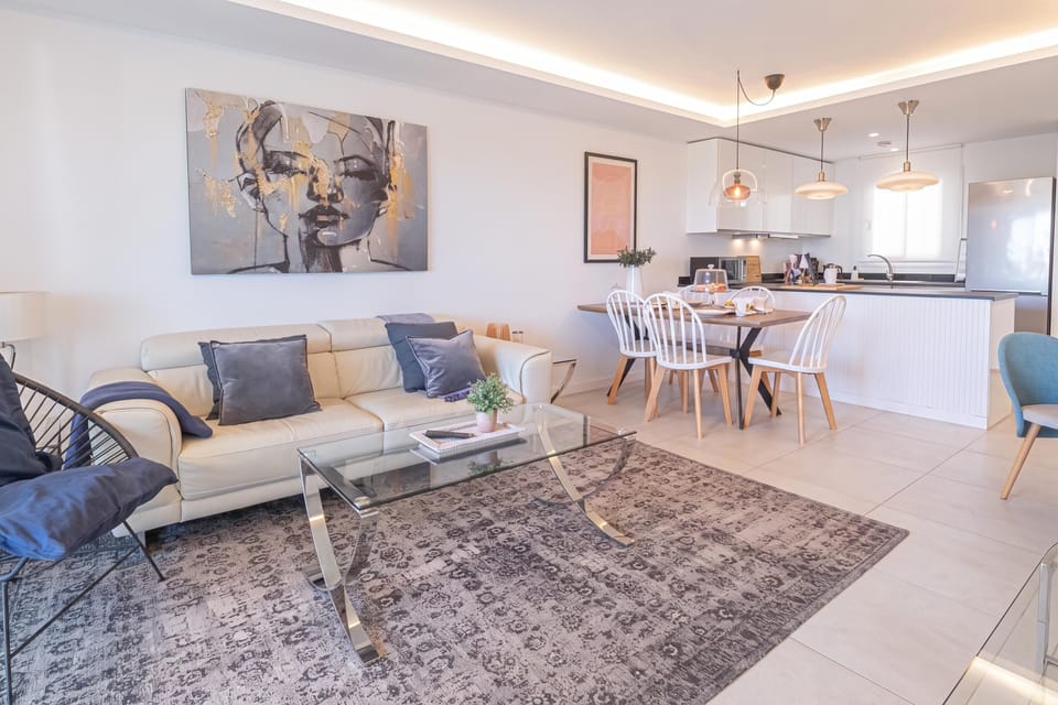 Honeymoon Apartment, 2 Bedrooms, 2 Bathrooms (Luxury Family Riviera Del Mar) | Living area | Smart TV