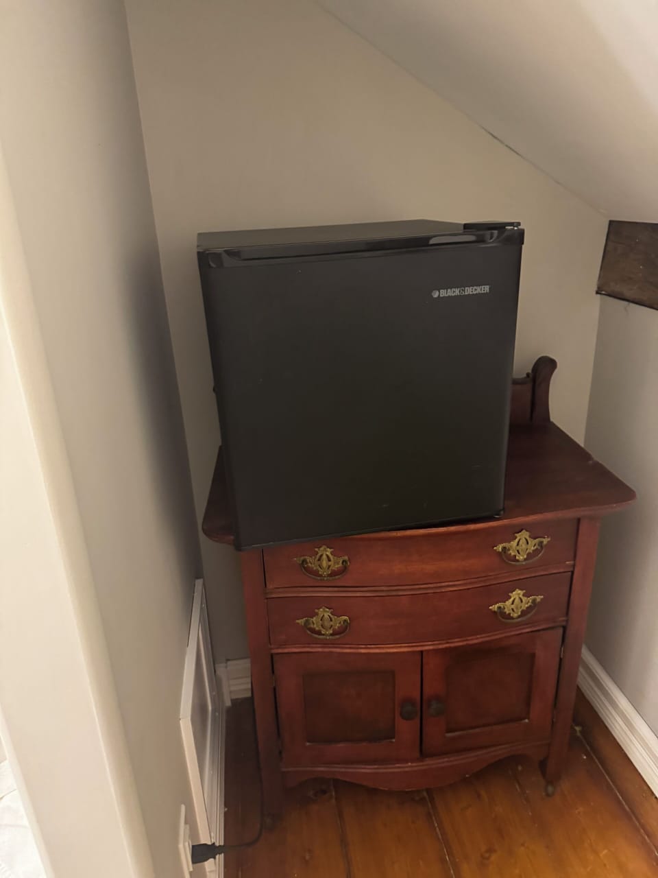Deluxe Double Room, Garden View | Individually decorated, individually furnished, desk, laptop workspace