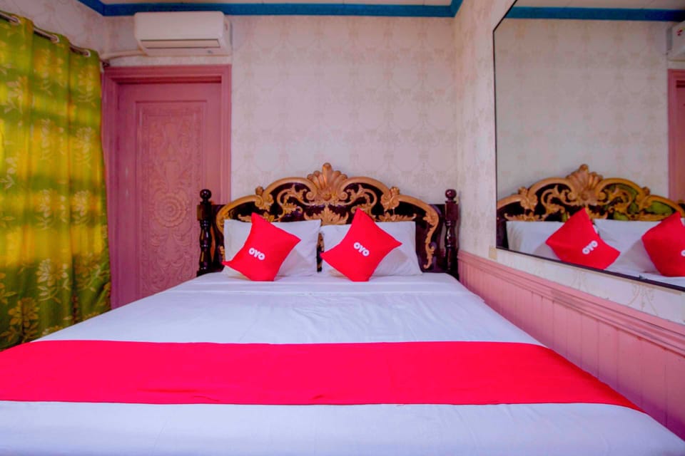Family Room | Desk, free WiFi, bed sheets