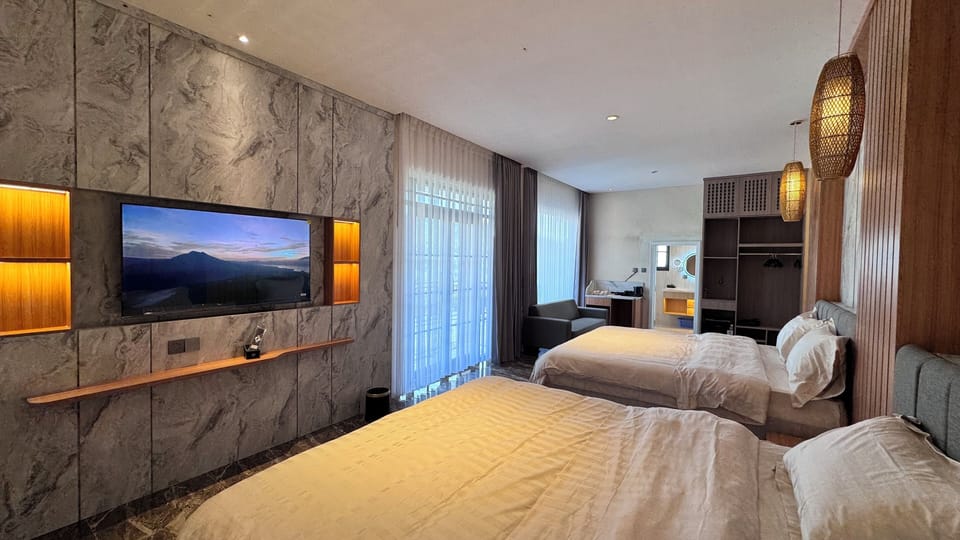 Elite Twin Room | Free minibar items, blackout drapes, free WiFi, bed sheets