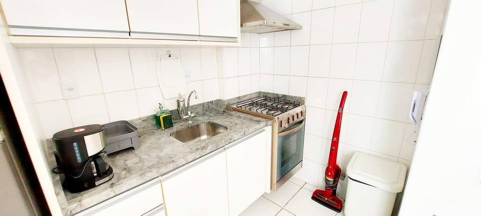 Basic Apartment | Private kitchen | Fridge, microwave, oven, coffee/tea maker