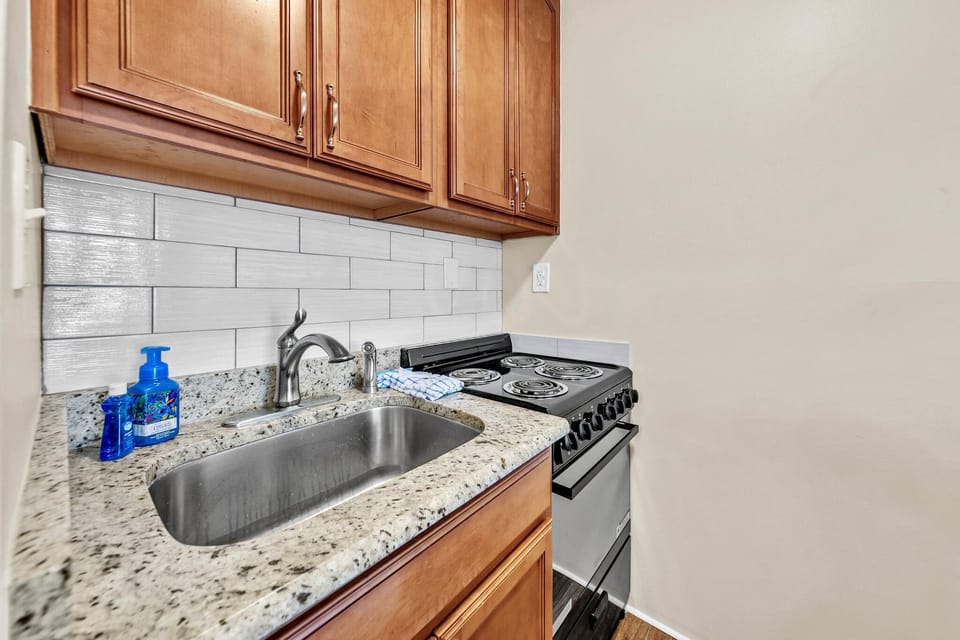 Studio, 2 Queen Beds (Top of the Gulf 110) | Private kitchen | Oven, toaster