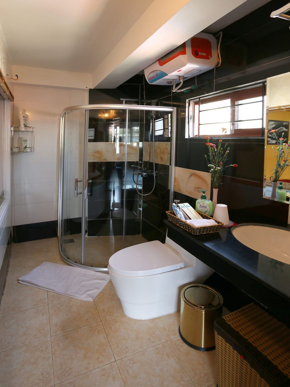 Deluxe Double or Twin Room, Non Smoking | Bathroom | Shower, rainfall showerhead, designer toiletries, hair dryer