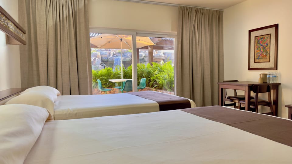 Habitación estándar vista al jardín todo incluido | Premium bedding, in-room safe, iron/ironing board, free WiFi