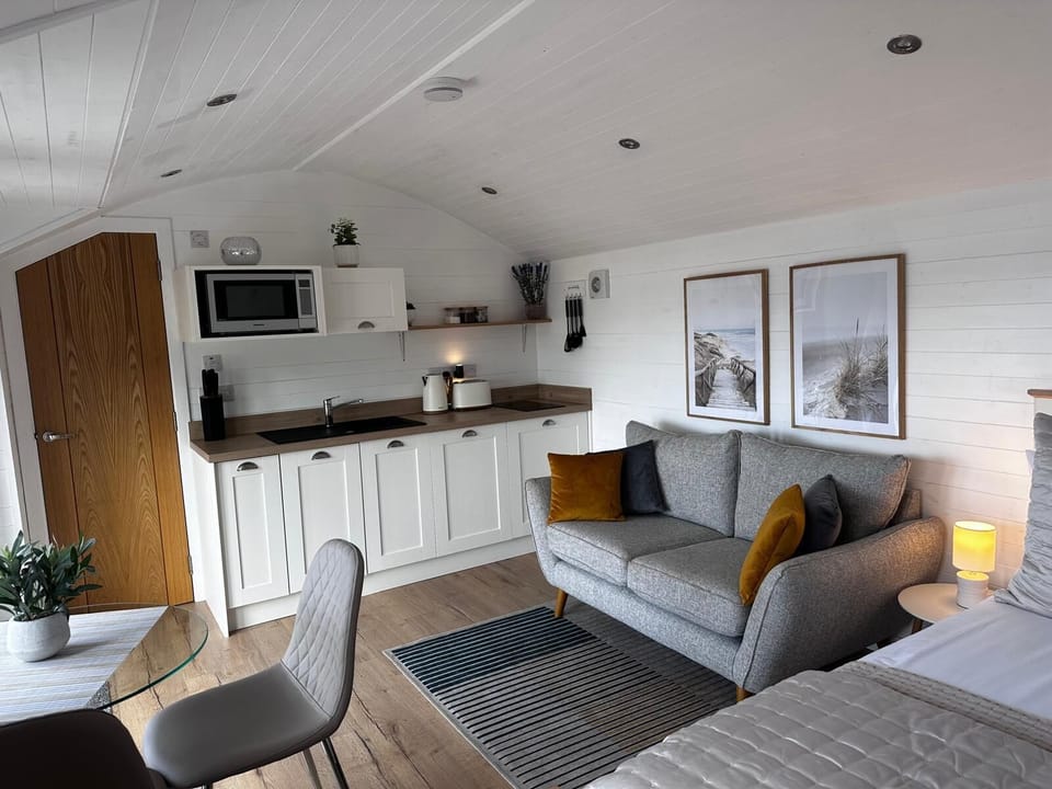 Cottage, 1 Bedroom | Living area