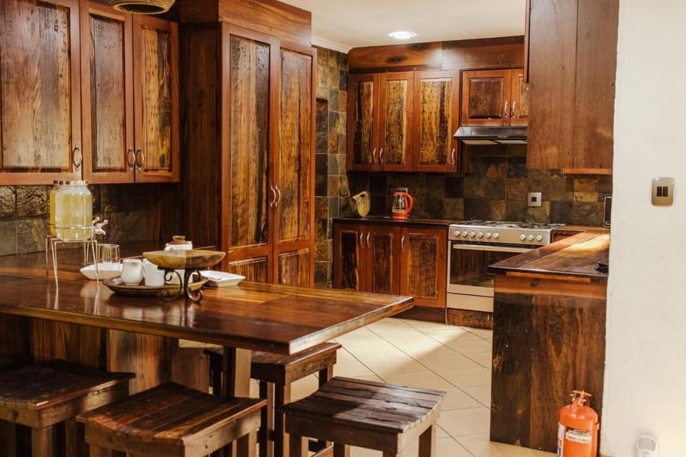 Deluxe Apartment, 2 Bedrooms, Kitchen, Garden View | Private kitchen