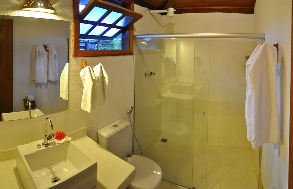 Double or Twin Room | Bathroom | Shower, hair dryer, towels