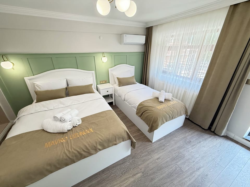 Basic Triple Room | Desk, laptop workspace, free WiFi