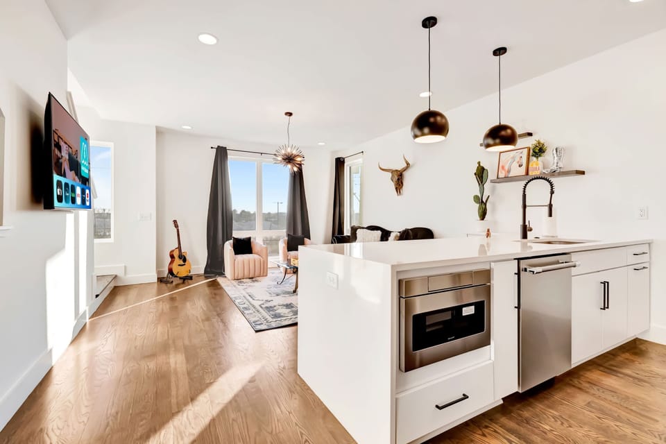 House | 4 bedrooms, desk, Internet
