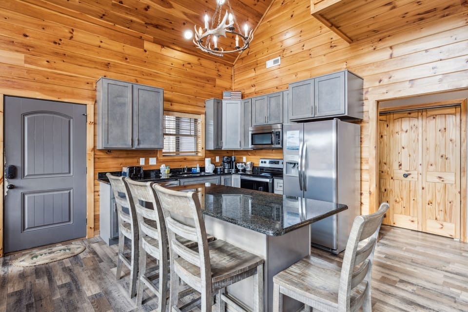 Cabin, 4 Bedrooms | Private kitchen | Coffee/tea maker, fridge, oven, toaster