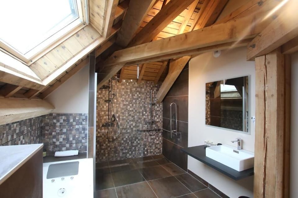 Panoramic Triple Room, Lake View | Bathroom | Hair dryer, towels
